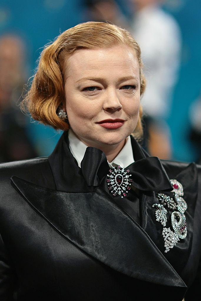 Cele mai spectaculoase ținute de la Met Gala 2025. Pamela Anderson și Miley Cyrus au fost de nerecunoscut pe covorul „roșu” 970235