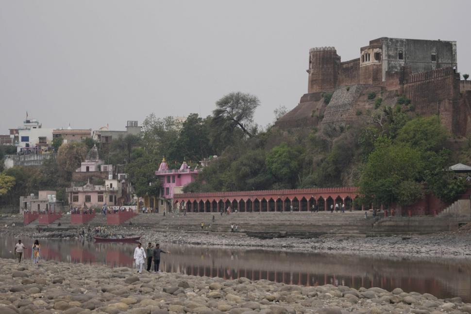 Războiul apei între două puteri nucleare. Debitul unui râu a fost modificat pentru a lăsa fără apă țara vecină 970433