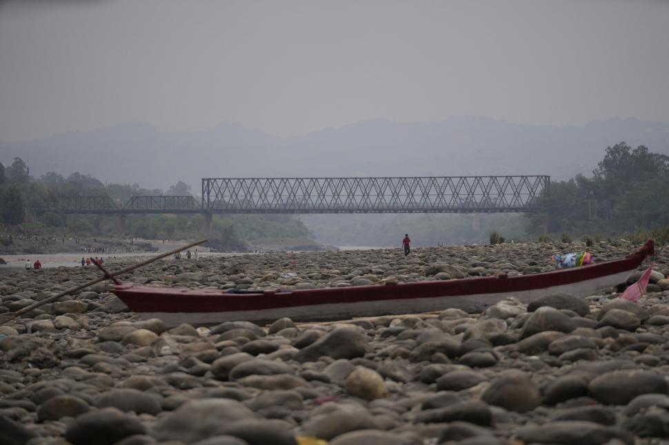 Războiul apei între două puteri nucleare. Debitul unui râu a fost modificat pentru a lăsa fără apă țara vecină 970434