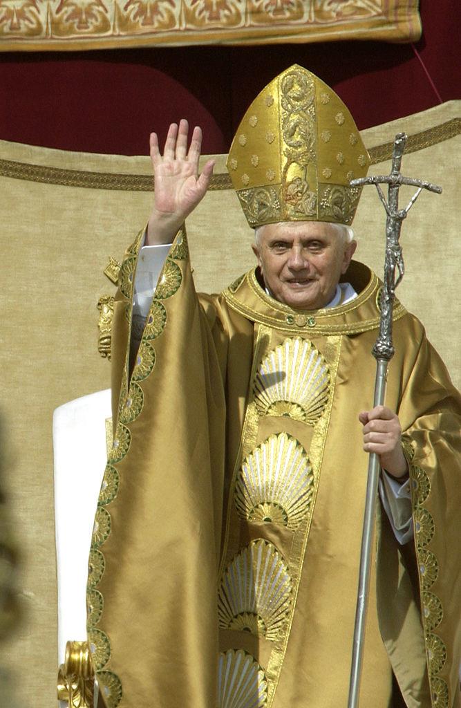 Croitorul Papei Francisc, mărturii emoţionante despre prima lor întâlnire: "A fost o glumă simpatică". Cât costă veșmintele sacre 970636