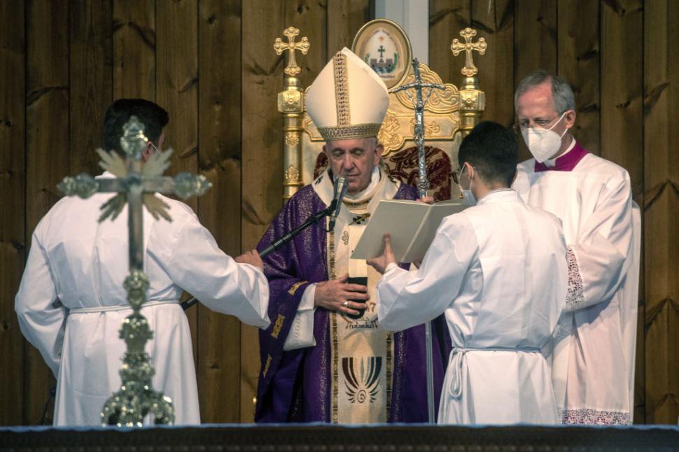 Croitorul Papei Francisc, mărturii emoţionante despre prima lor întâlnire: "A fost o glumă simpatică". Cât costă veșmintele sacre 970638