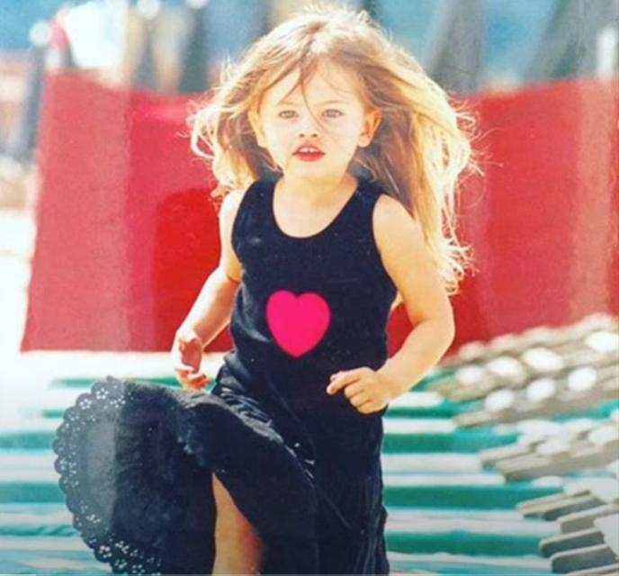 La 6 ani a fost declarată „cea mai frumoasă fetiță din lume”. Acum, la 24 de ani, Thylane Blondeau arată cu totul diferit 970676