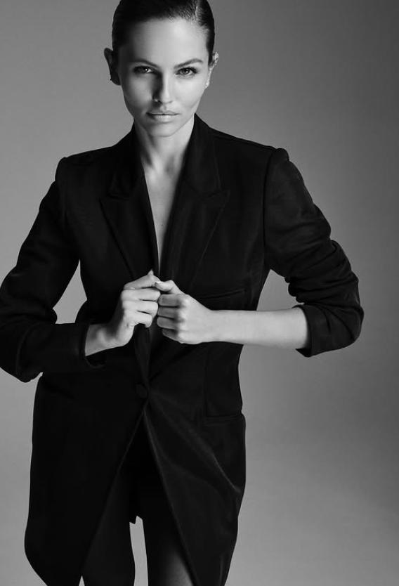 La 6 ani a fost declarată „cea mai frumoasă fetiță din lume”. Acum, la 24 de ani, Thylane Blondeau arată cu totul diferit 970687