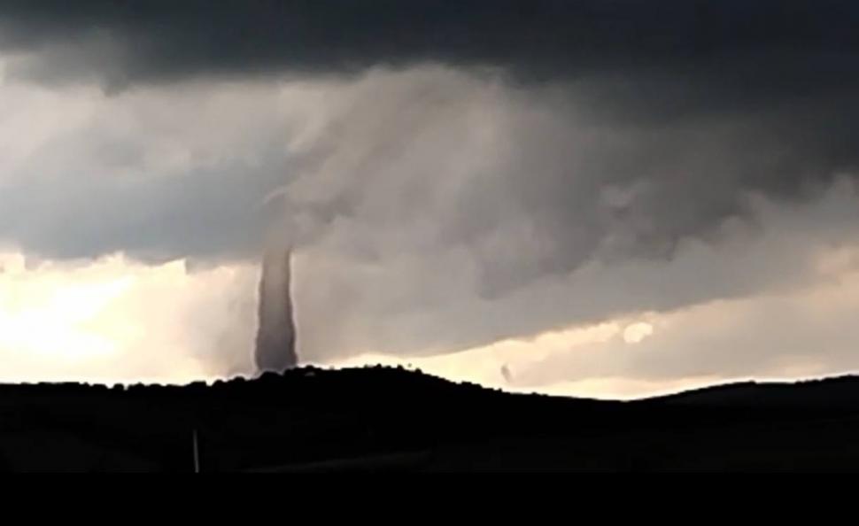 Momentul în care se formează o tornadă în Tulcea. Mesaj RO-Alert de vreme extremă 970849