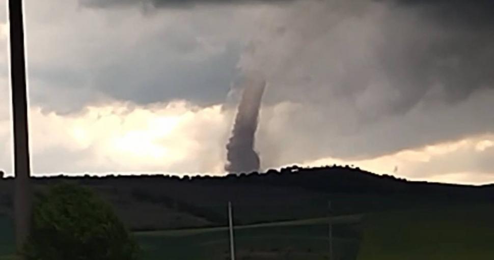 Momentul în care se formează o tornadă în Tulcea. Mesaj RO-Alert de vreme extremă 970850