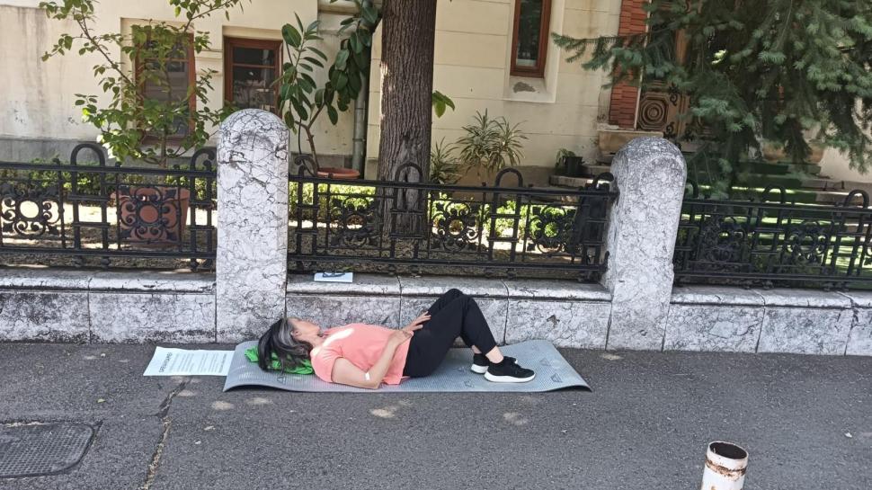 Povestea mamei care reușește să schimbe sistemul de educație din România. A stat în greva foamei pentru ca legea să fie respectată 970513