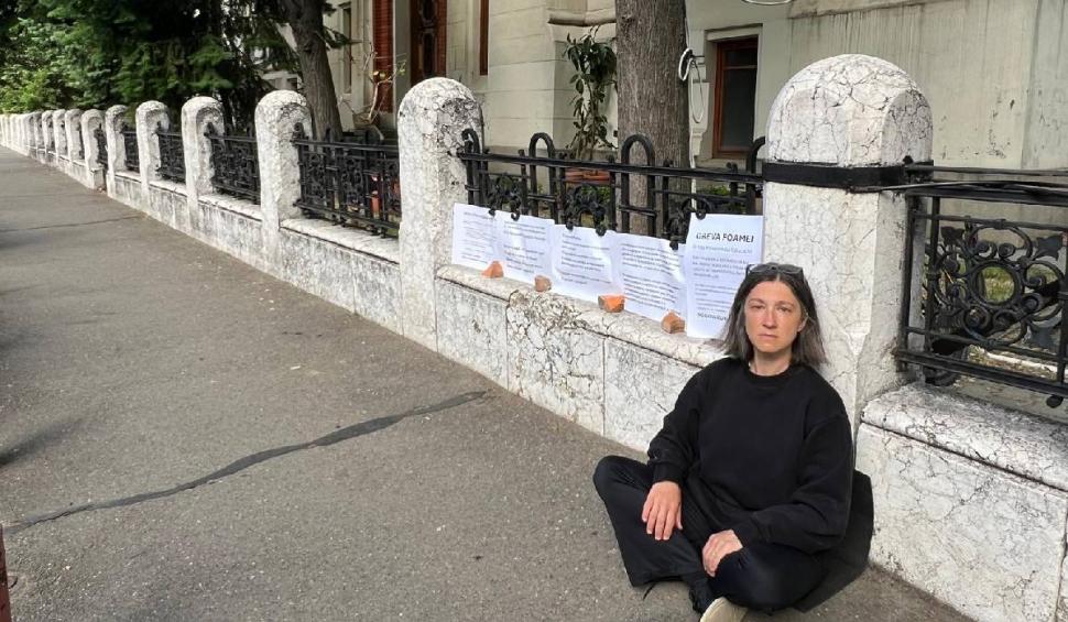 Povestea mamei care reușește să schimbe sistemul de educație din România. A stat în greva foamei pentru ca legea să fie respectată 970517