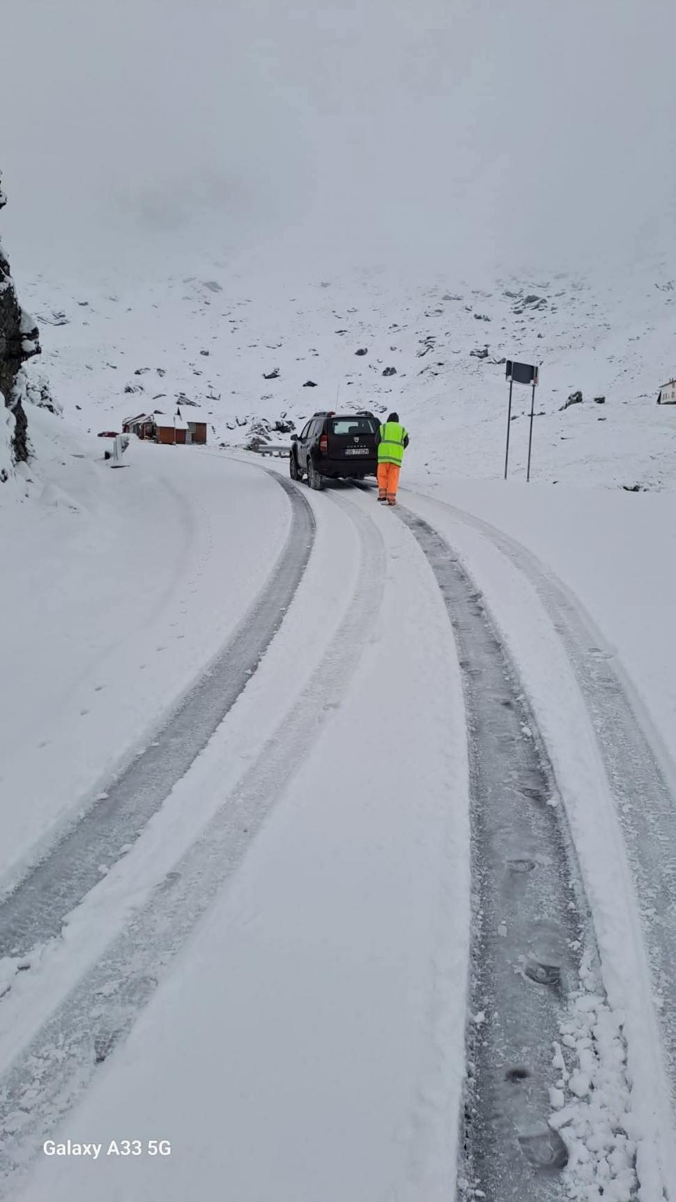 Imagini cu ninsorile din zona Moldovei: "Frumos peisaj! Zăpadă de 9 mai la munte" 971464