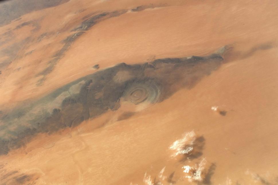 „Ochiul Saharei”, misterul din mijlocul deșertului. Despre craterul uriaș se spune că ar fi locul orașului pierdut Atlantida 971345