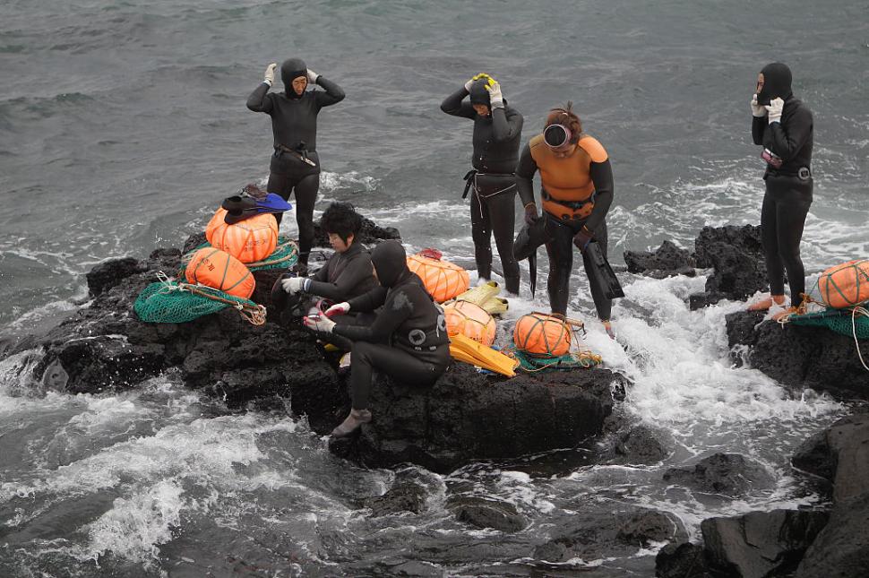 Femeile care respiră din instinct: scufundătoarele Haenyeo din Jeju și misterul scris în ADN-ul lor 970840