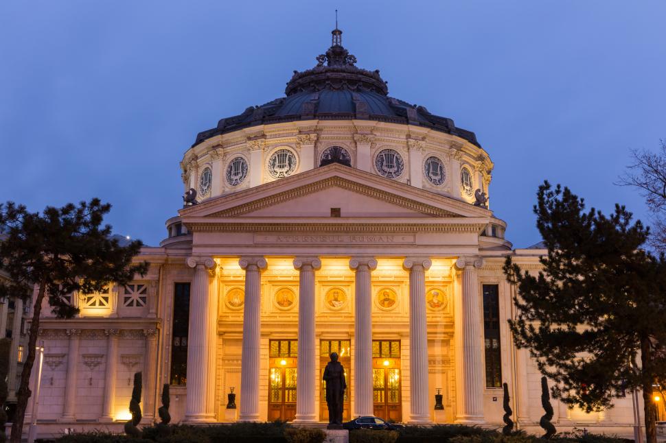 Britanicii au descoperit „Parisul din Est” și sunt încântați: „Zborul costă 47 de euro”. Ce a găsit Alice la București 970779