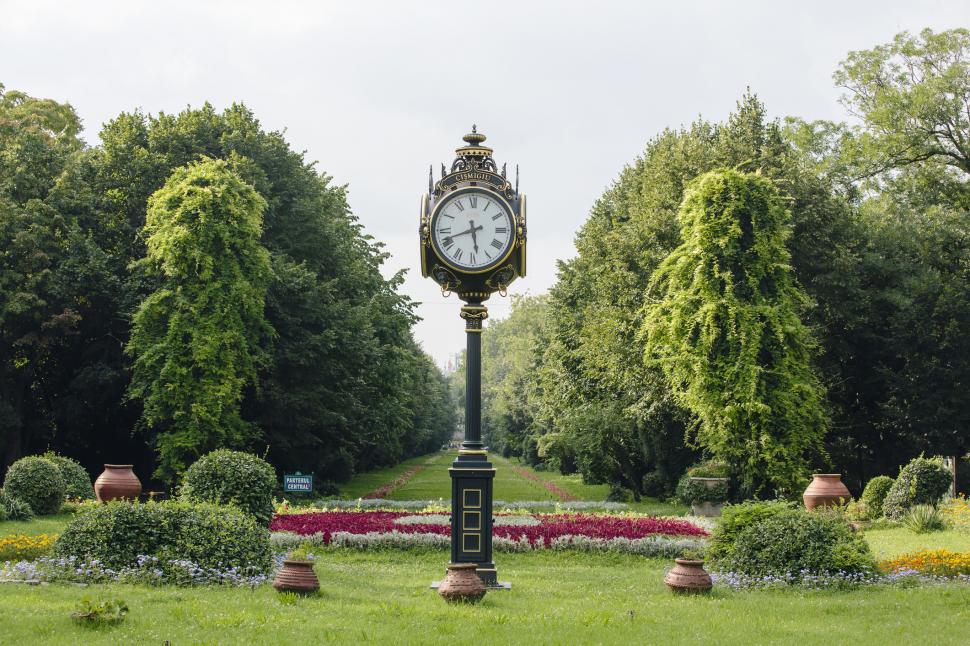 Britanicii au descoperit „Parisul din Est” și sunt încântați: „Zborul costă 47 de euro”. Ce a găsit Alice la București 970788