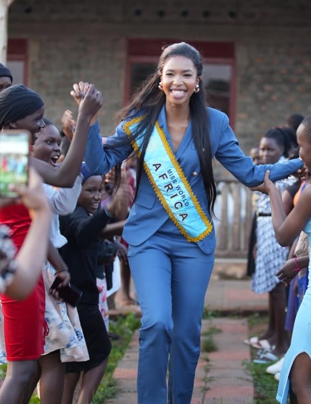 Cel mai tânăr ministru din istoria Botswanei. Lesego Chombo e Miss World Africa 2024, avocat și nu îl întâlnise pe președinte înainte 971624