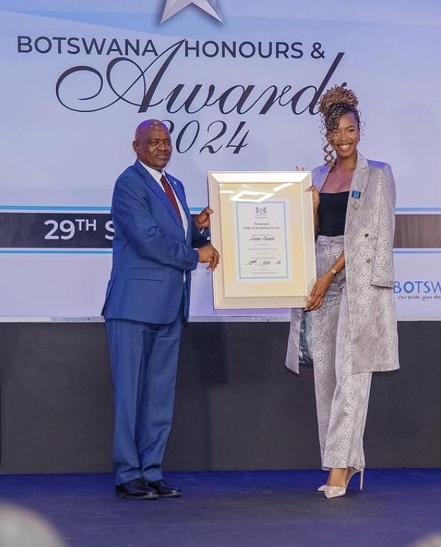 Cel mai tânăr ministru din istoria Botswanei. Lesego Chombo e Miss World Africa 2024, avocat și nu îl întâlnise pe președinte înainte 971630