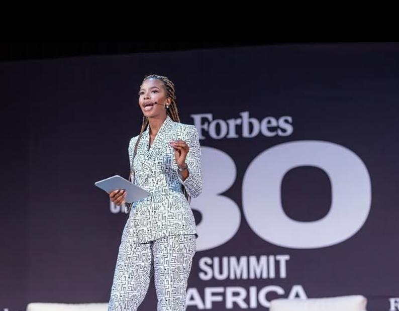 Cel mai tânăr ministru din istoria Botswanei. Lesego Chombo e Miss World Africa 2024, avocat și nu îl întâlnise pe președinte înainte 971648