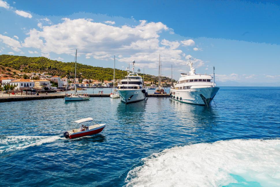 Santorini și Mykonos nu mai sunt așa dorite de turiști. Anul acesta o altă insulă, la o oră de Atena, e în top pentru apusurile virale 971289