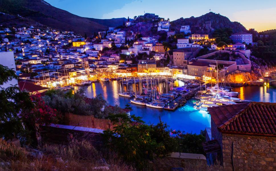 Santorini și Mykonos nu mai sunt așa dorite de turiști. Anul acesta o altă insulă, la o oră de Atena, e în top pentru apusurile virale 971291