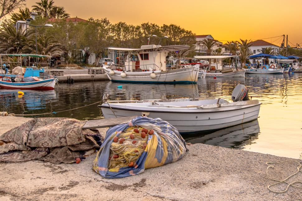 Santorini și Mykonos nu mai sunt așa dorite de turiști. Anul acesta o altă insulă, la o oră de Atena, e în top pentru apusurile virale 971292