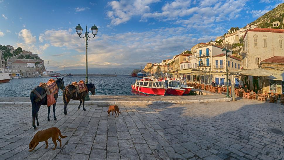 Santorini și Mykonos nu mai sunt așa dorite de turiști. Anul acesta o altă insulă, la o oră de Atena, e în top pentru apusurile virale 971298