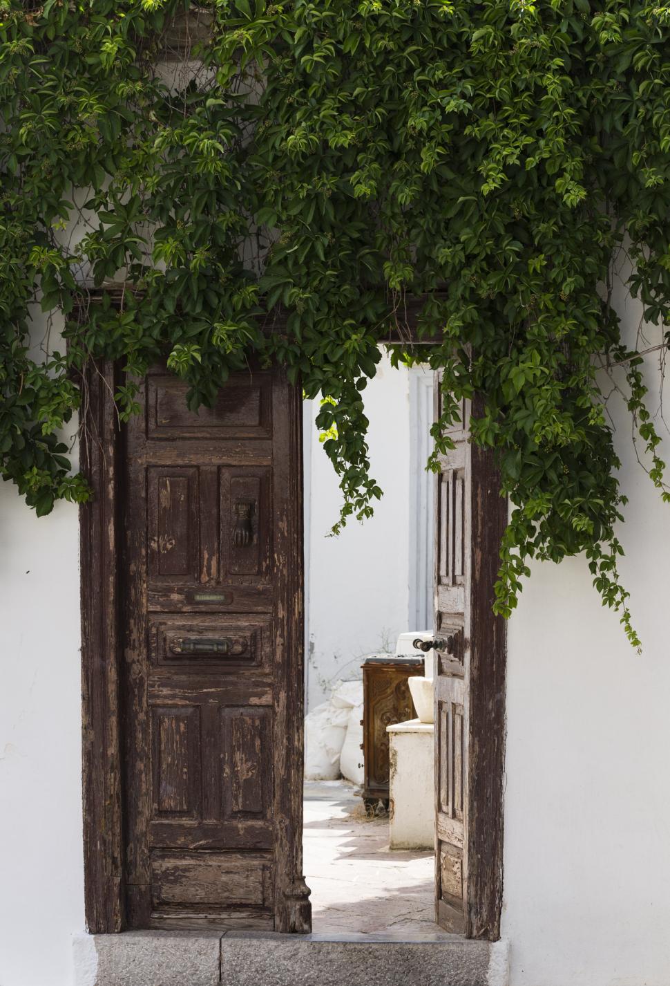 Santorini și Mykonos nu mai sunt așa dorite de turiști. Anul acesta o altă insulă, la o oră de Atena, e în top pentru apusurile virale 971301