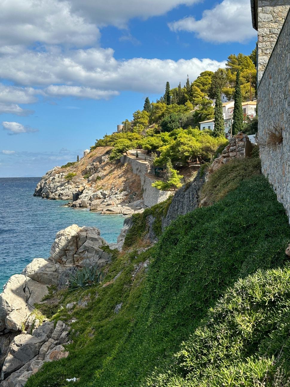 Santorini și Mykonos nu mai sunt așa dorite de turiști. Anul acesta o altă insulă, la o oră de Atena, e în top pentru apusurile virale 971310