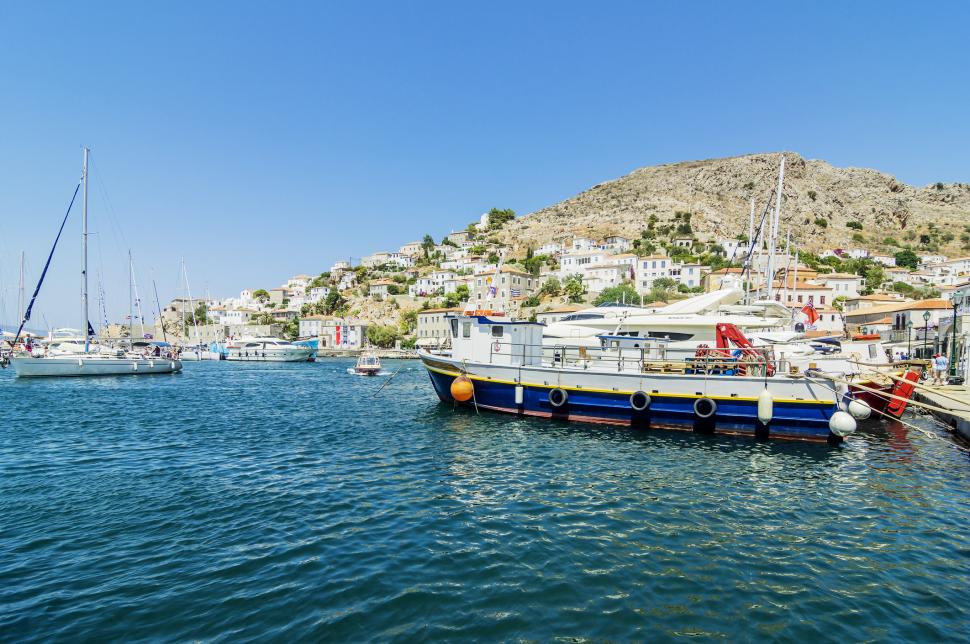 Santorini și Mykonos nu mai sunt așa dorite de turiști. Anul acesta o altă insulă, la o oră de Atena, e în top pentru apusurile virale 971316