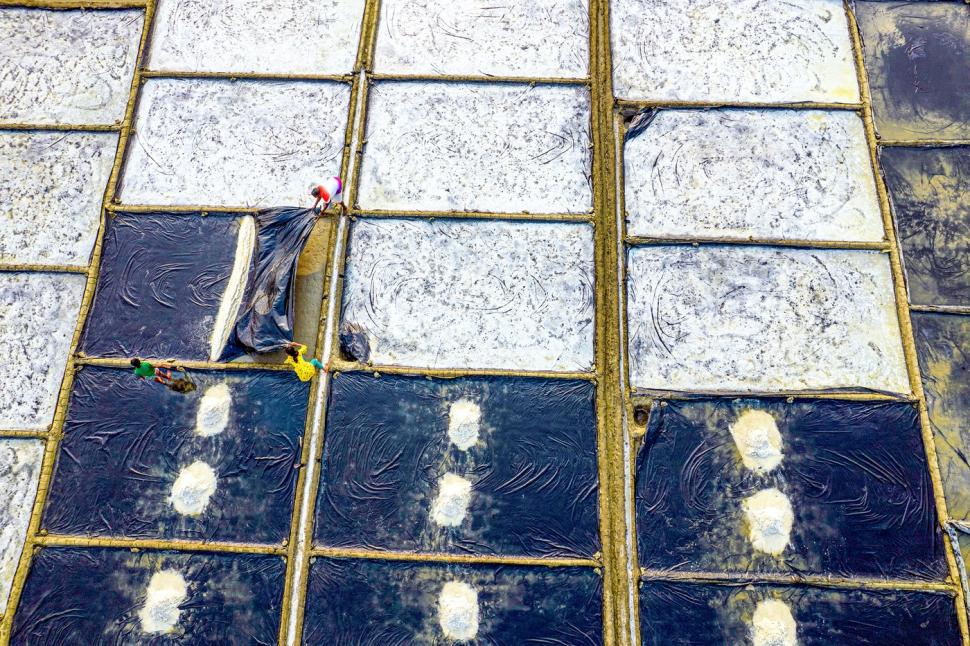 Cum transformă soarele apa de mare în sare pură. Imagini spectaculoase și rare filmate cu drona 971694