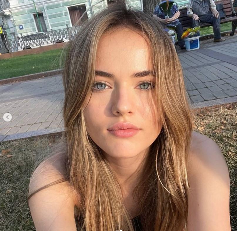 Fetița fotomodel care la 9 ani a fermecat lumea, dar a stârnit controverse, a dezvăluit cu ce se ocupă acum, la 19 ani 971873