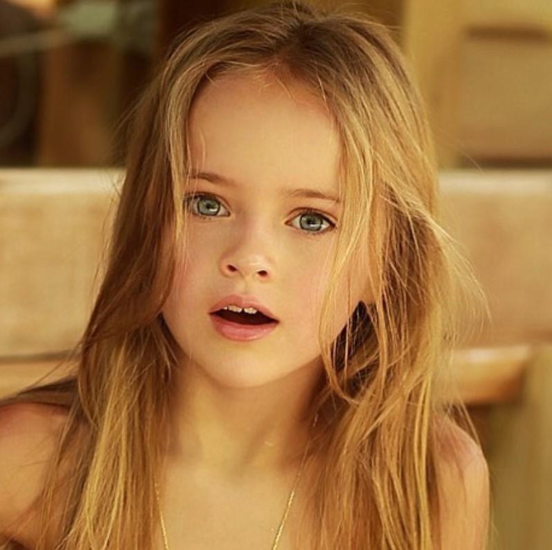 Fetița fotomodel care la 9 ani a fermecat lumea, dar a stârnit controverse, a dezvăluit cu ce se ocupă acum, la 19 ani 971892