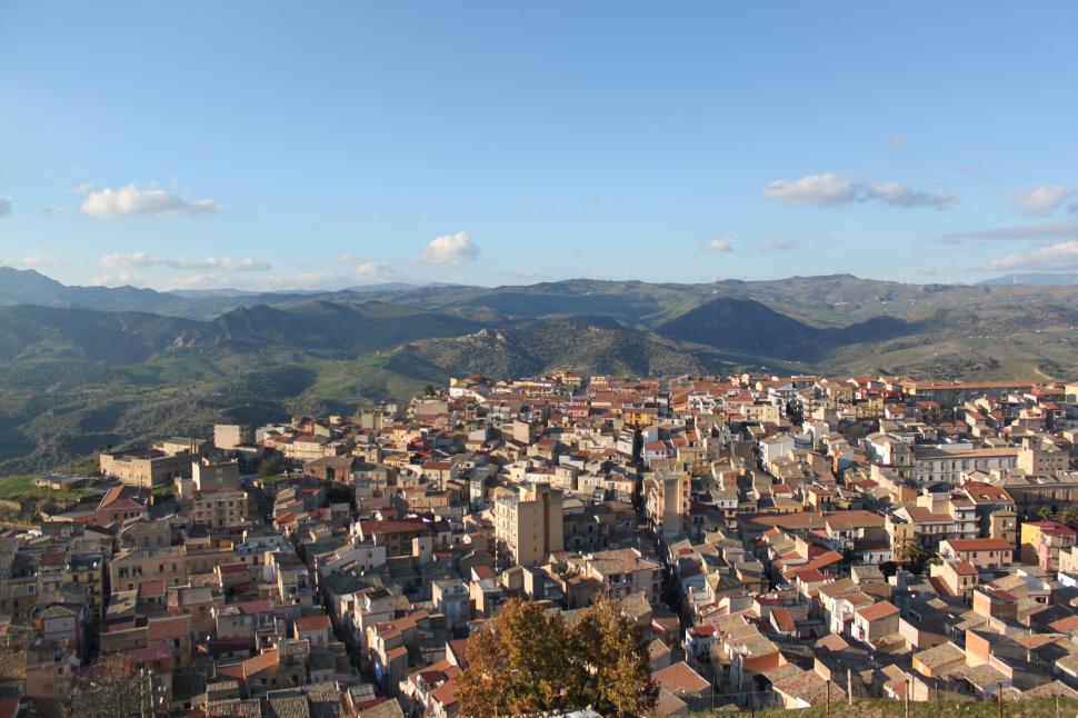 O femeie care a cumpărat 6 case de 1 euro în Italia își povestește experiența. Cât a costat-o renovarea 971802