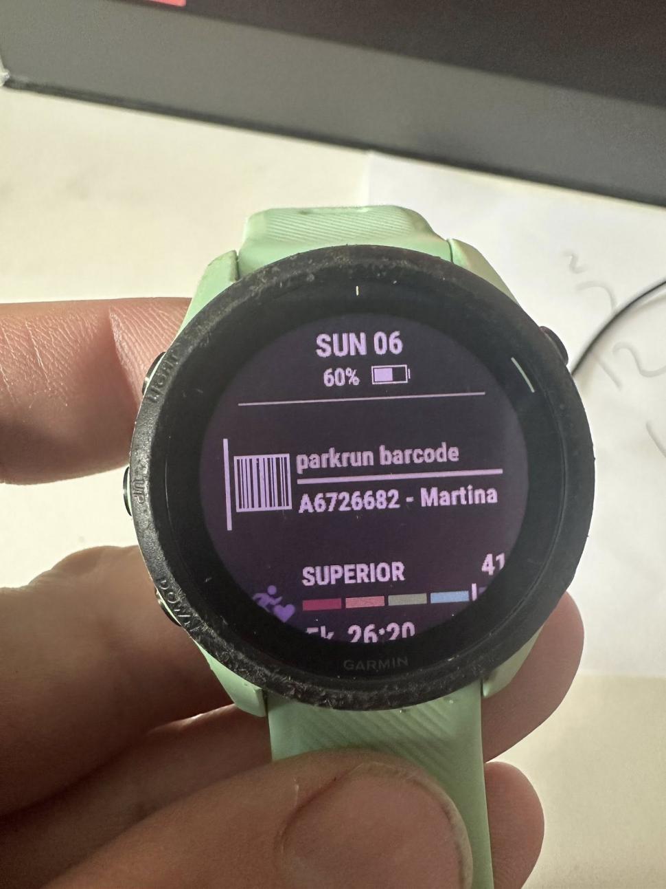 Povestea unui smartwatch care "a înotat" aproape 250 de kilometri în apele Mării Irlandei ca să se întoarcă la proprietară 972014