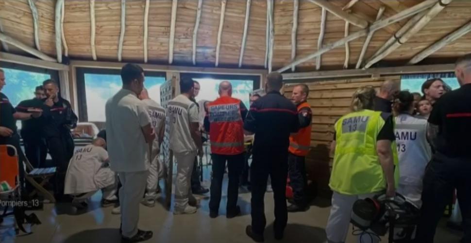 Cel puţin 15 răniţi după ce un fulger a lovit o grădină zoologică din Franţa. 4 dintre victime sunt copii 972658