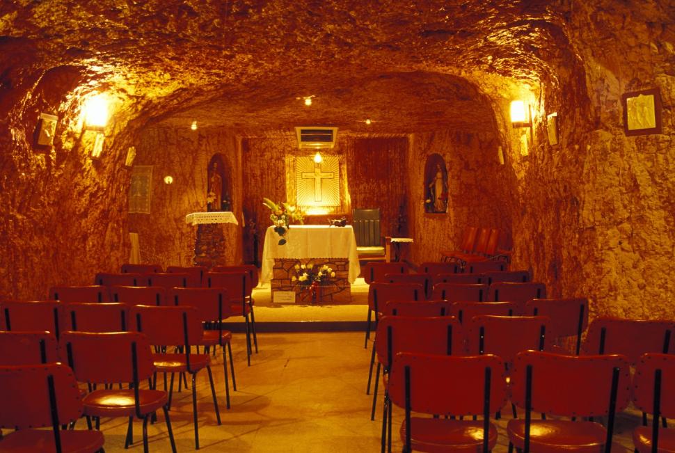 Misteriosul oraș subteran unde oamenii s-au mutat în fostele mine. Cum arată casele, magazinele și restaurantele lor 972486