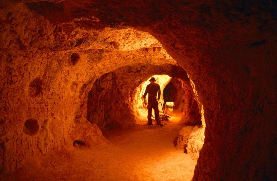 Misteriosul oraș subteran unde oamenii s-au mutat în fostele mine. Cum arată casele, magazinele și restaurantele lor 972487