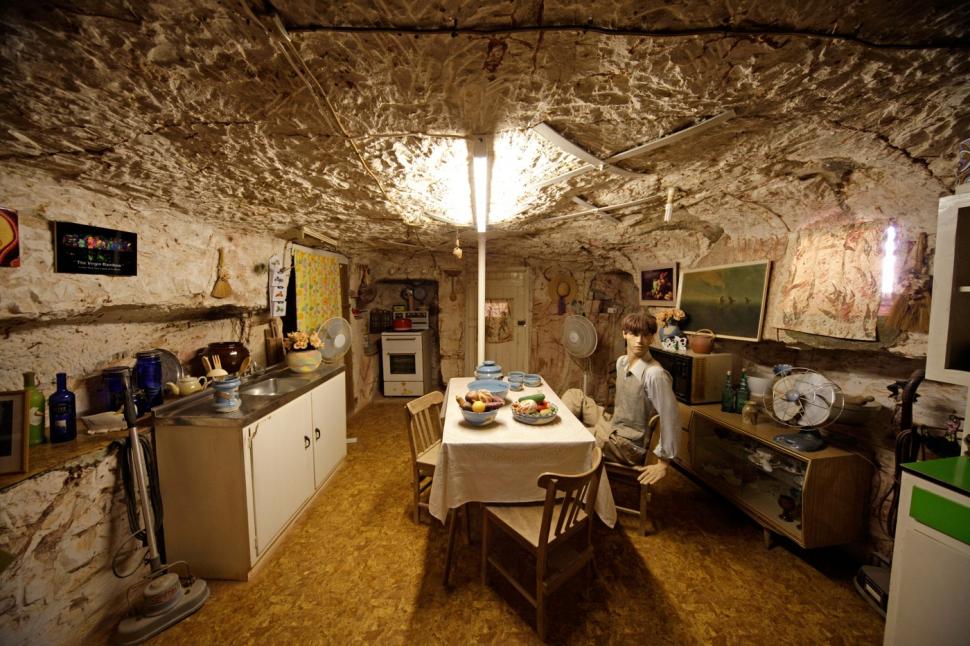 Misteriosul oraș subteran unde oamenii s-au mutat în fostele mine. Cum arată casele, magazinele și restaurantele lor 972503