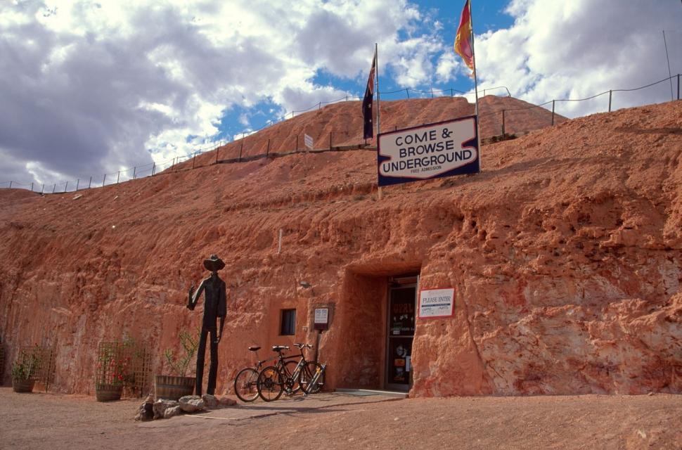 Misteriosul oraș subteran unde oamenii s-au mutat în fostele mine. Cum arată casele, magazinele și restaurantele lor 972504