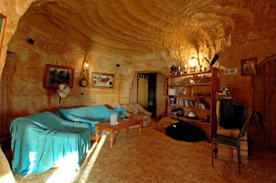 Misteriosul oraș subteran unde oamenii s-au mutat în fostele mine. Cum arată casele, magazinele și restaurantele lor 972511