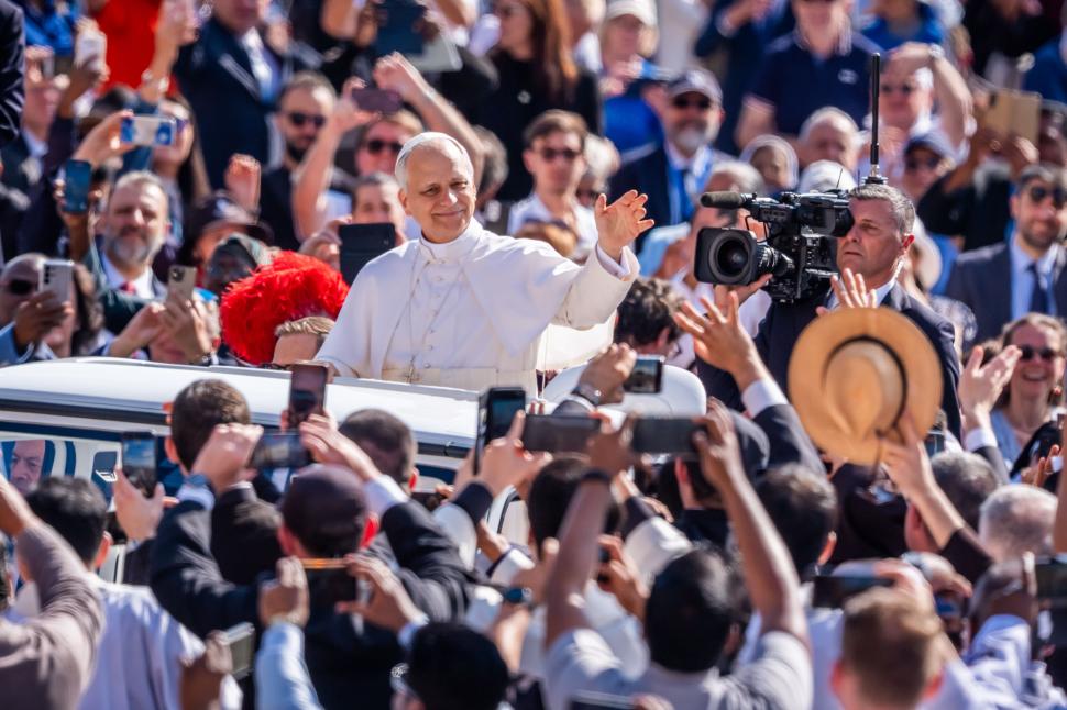Ceremonia inaugurală a pontificatului lui Leon al XIV-lea în imagini: Zelenski i-a strâns mâna lui Vance şi a îmbrățișat-o pe Meloni 973488