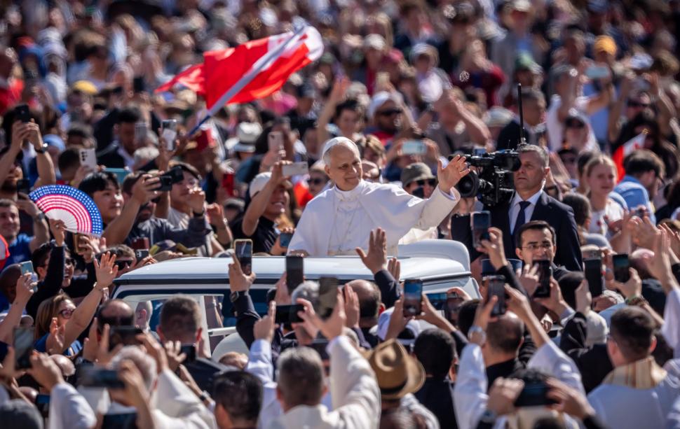 Ceremonia inaugurală a pontificatului lui Leon al XIV-lea în imagini: Zelenski i-a strâns mâna lui Vance şi a îmbrățișat-o pe Meloni 973490