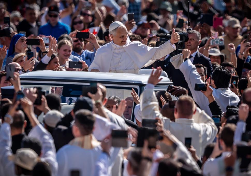 Ceremonia inaugurală a pontificatului lui Leon al XIV-lea în imagini: Zelenski i-a strâns mâna lui Vance şi a îmbrățișat-o pe Meloni 973491