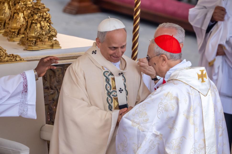 Ceremonia inaugurală a pontificatului lui Leon al XIV-lea în imagini: Zelenski i-a strâns mâna lui Vance şi a îmbrățișat-o pe Meloni 973496
