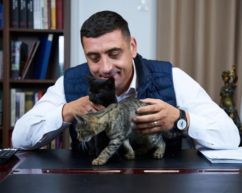 George Simion şi-a redeschis contul de TikTok și pe cel de Facebook în ziua votului decisiv pentru viitorul României 973393