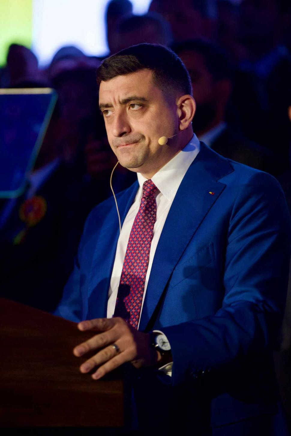 Imaginile dezastrului. Cum a primit George Simion vestea că Nicușor Dan este pe primul loc după alegeri 973637