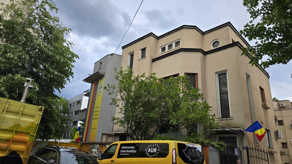 Victoria care n-a fost. Reportaj la ușa după care s-a ascuns Simion, când a pierdut alegerile pe care doar el crede că le-a câștigat 973659