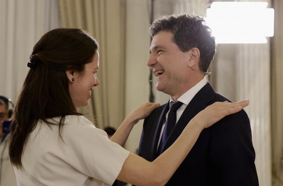 Mirabela Grădinaru, prezența discretă dar puternică din viața lui Nicușor Dan. CV, ocupație actuală, familie și alte detalii inedite 973871