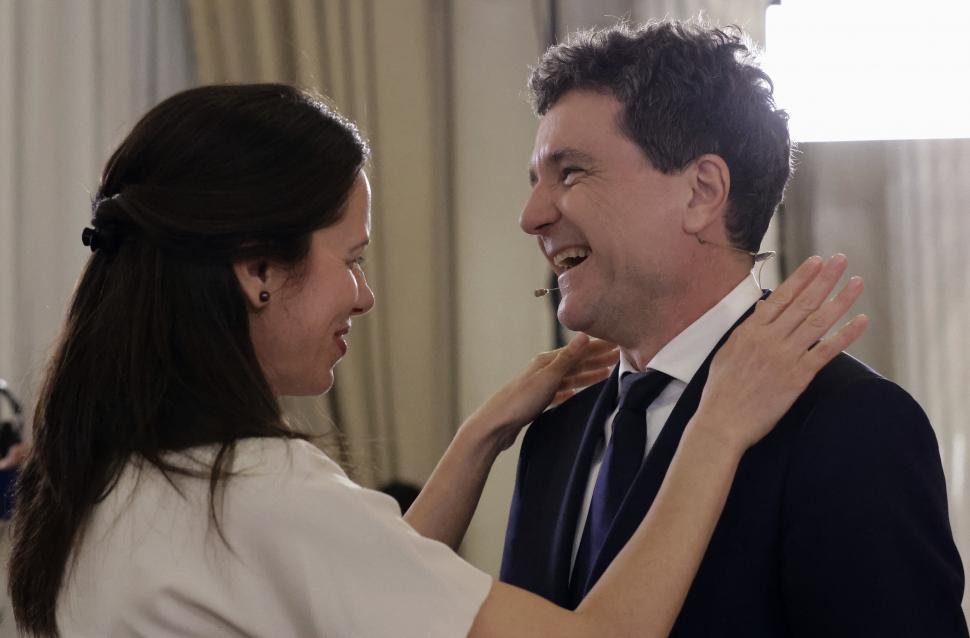 Mirabela Grădinaru, prezența discretă dar puternică din viața lui Nicușor Dan. CV, ocupație actuală, familie și alte detalii inedite 973872