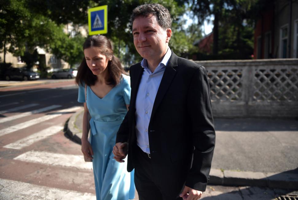 Mirabela Grădinaru, prezența discretă dar puternică din viața lui Nicușor Dan. CV, ocupație actuală, familie și alte detalii inedite 973875