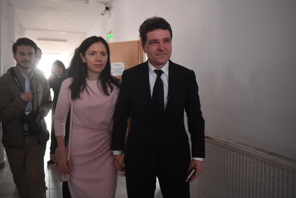 Mirabela Grădinaru, prezența discretă dar puternică din viața lui Nicușor Dan. CV, ocupație actuală, familie și alte detalii inedite 973879