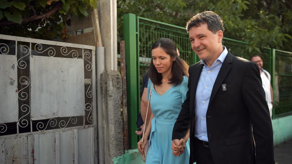 Mirabela Grădinaru, prezența discretă dar puternică din viața lui Nicușor Dan. CV, ocupație actuală, familie și alte detalii inedite 973882