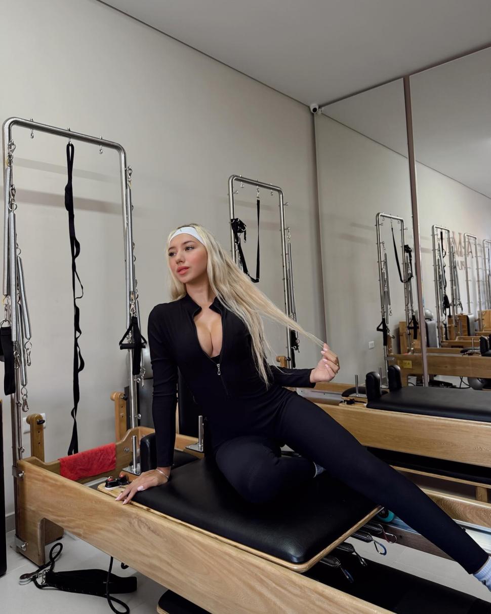 Moartea șocantă a unui fotomodel. Tânăra de 22 de ani a fost împușcată de un bărbat deghizat în curier, care i-a sunat la ușă 973952